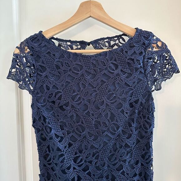 Alice + Olivia Navy Clover Guipure Lace Dress - Picture 6 of 12